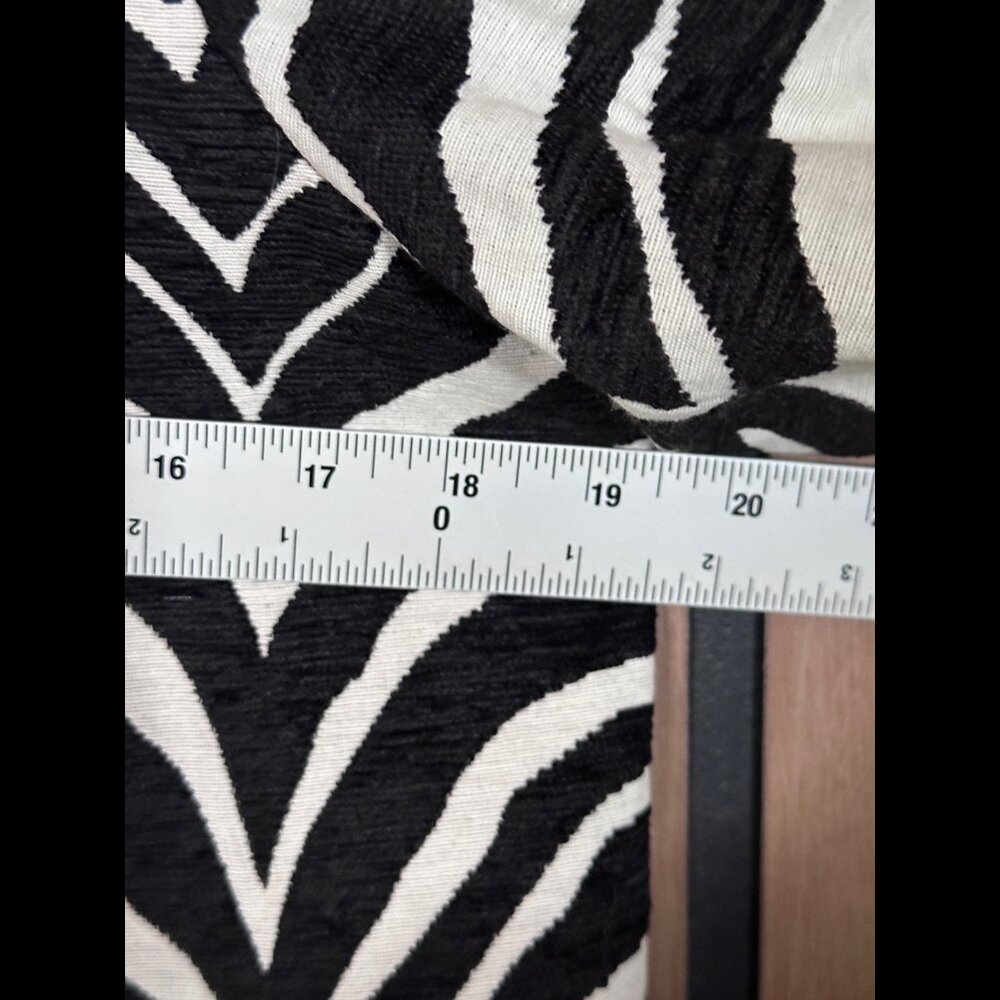 Zara Jacket Small Womens Black White Zebra Art Open Front Cardigan - Picture 3 of 8